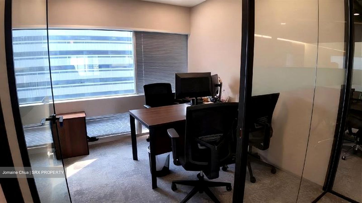 Gateway East (D7), Office #622731141